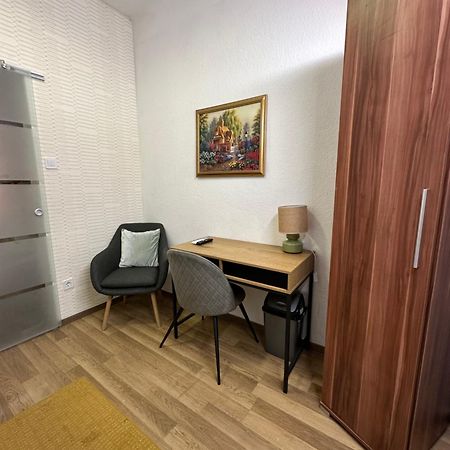 Airport17 B&B Vecses Luaran gambar