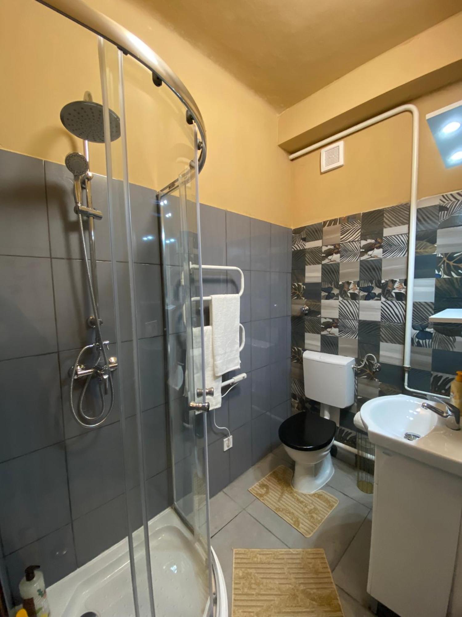 Airport17 B&B Vecses Luaran gambar