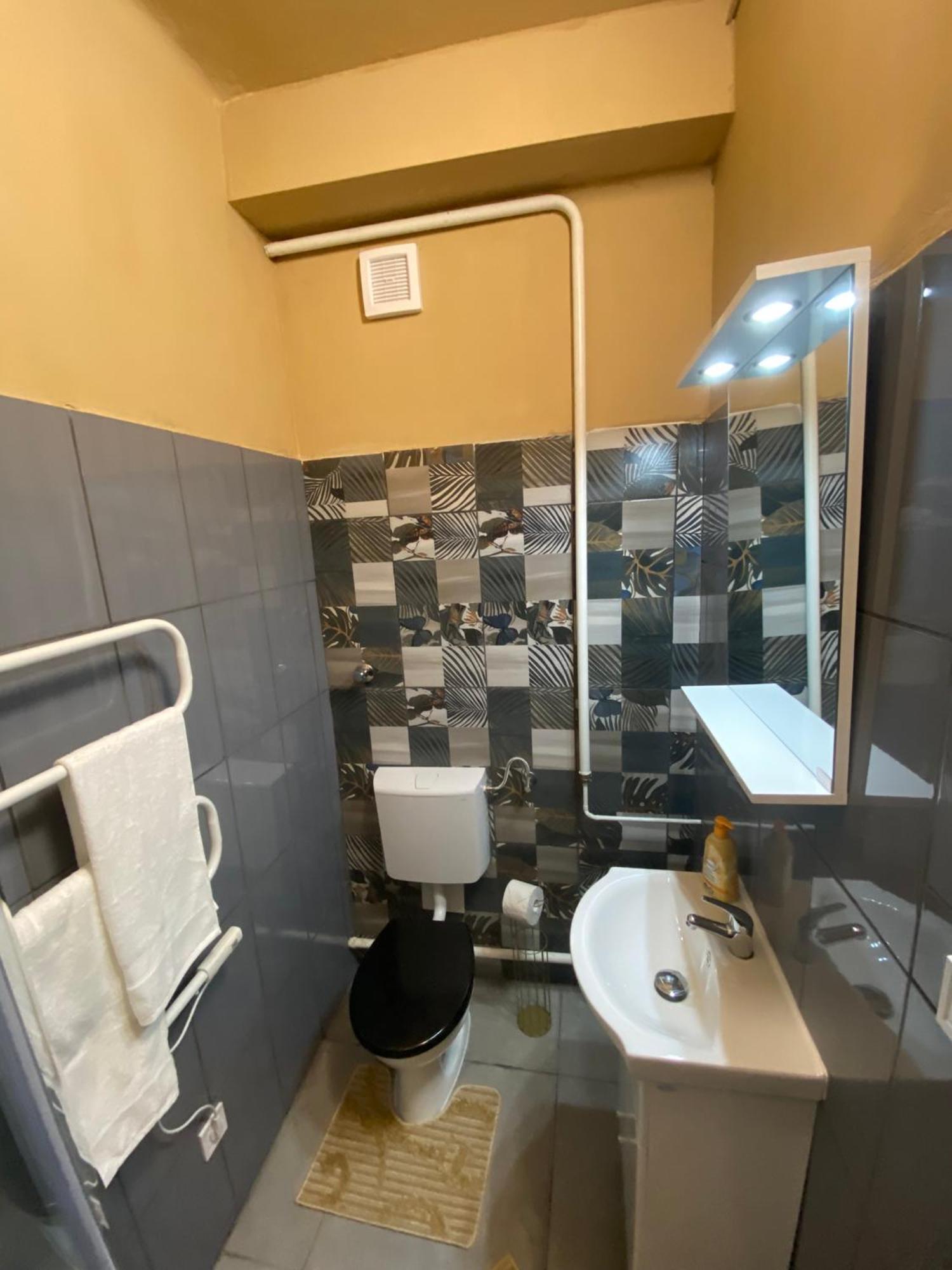 Airport17 B&B Vecses Luaran gambar