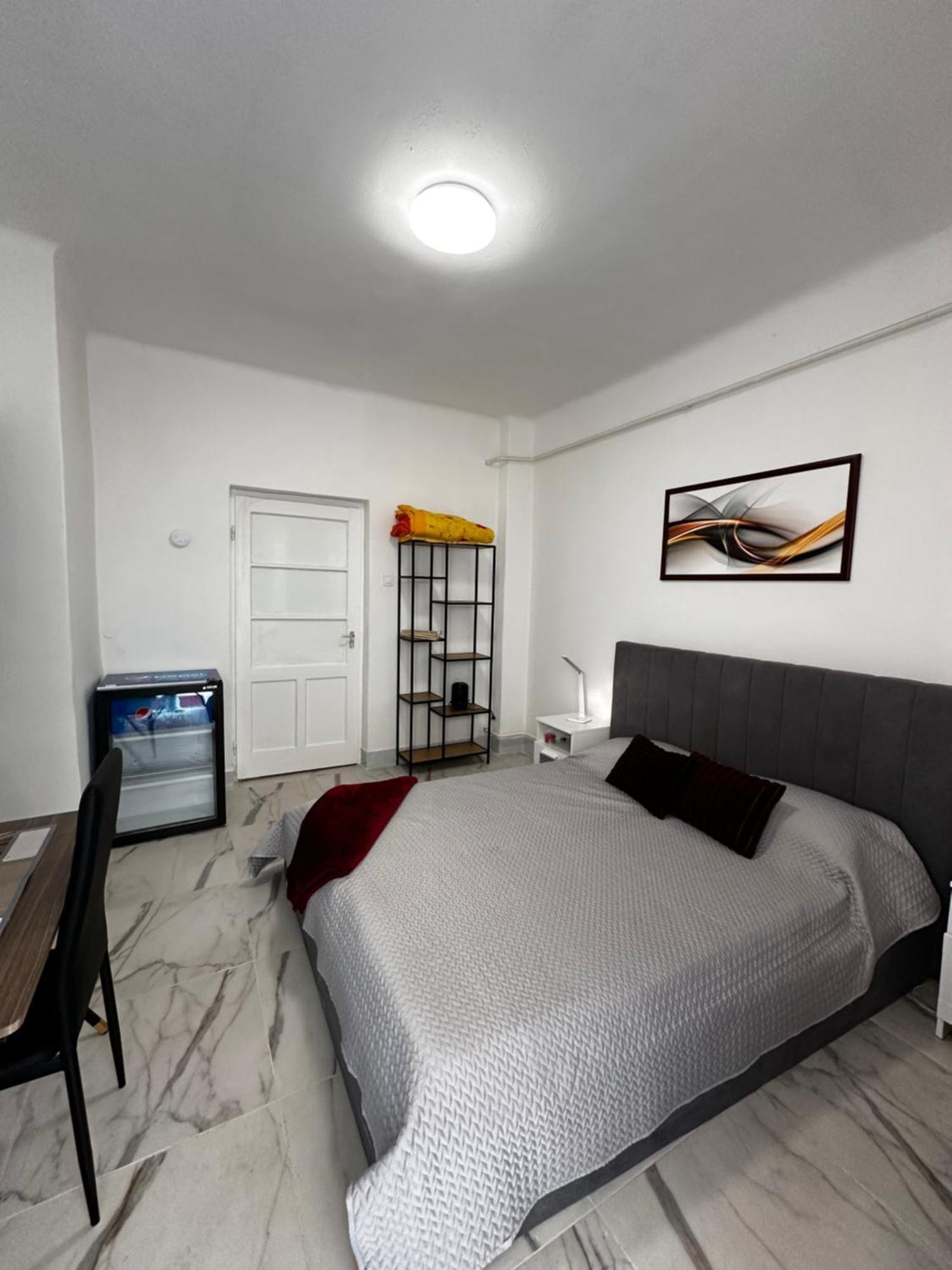 Airport17 B&B Vecses Luaran gambar