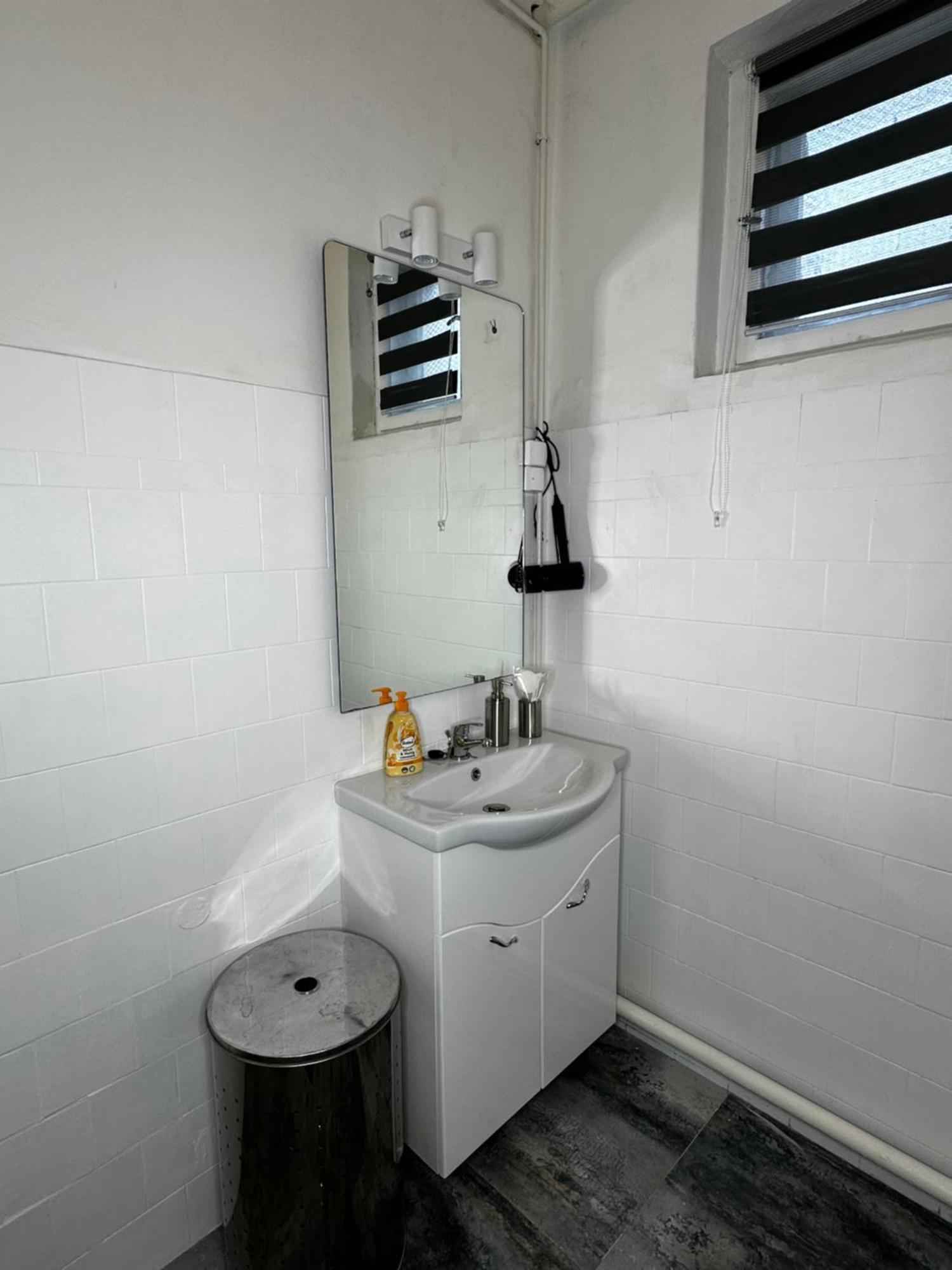 Airport17 B&B Vecses Luaran gambar